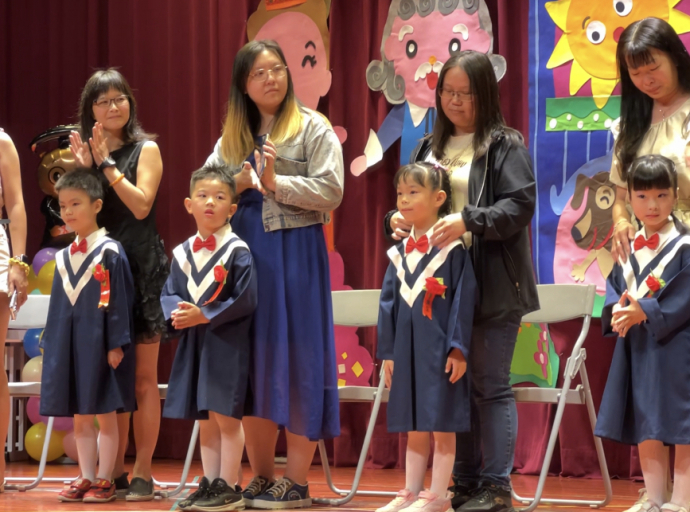少子衝擊 幼兒園堅持品質畢業典禮贈品ㄧ樣多