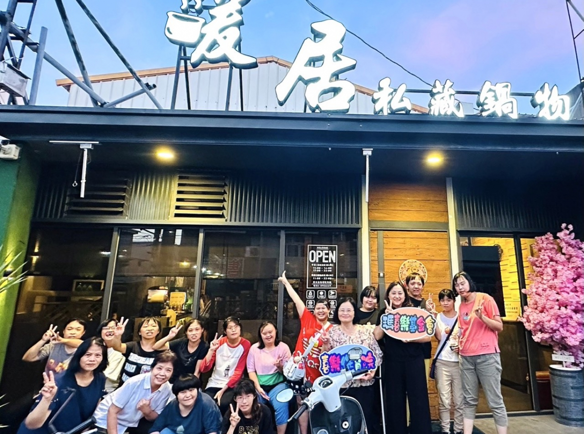 不拚翻桌率，二林暖居招待喜樂62位師生吃到飽